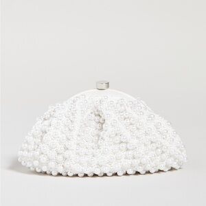 👰‍♀️NWT Santi Imitation Pearl Clutch